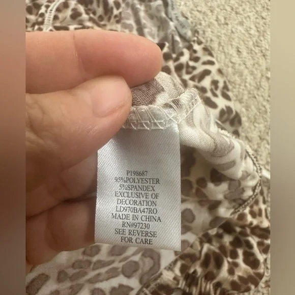 Absolutely Famous Tan and Cream Boxy Blouse size 2X - Picture 6 of 7